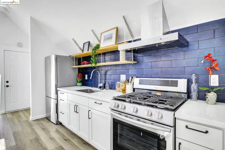 1735 6th Ave, Oakland, California 94606