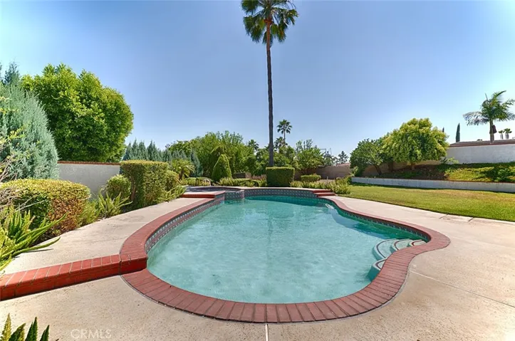 9195 Hidden Farm Road, Alta Loma, California 91737