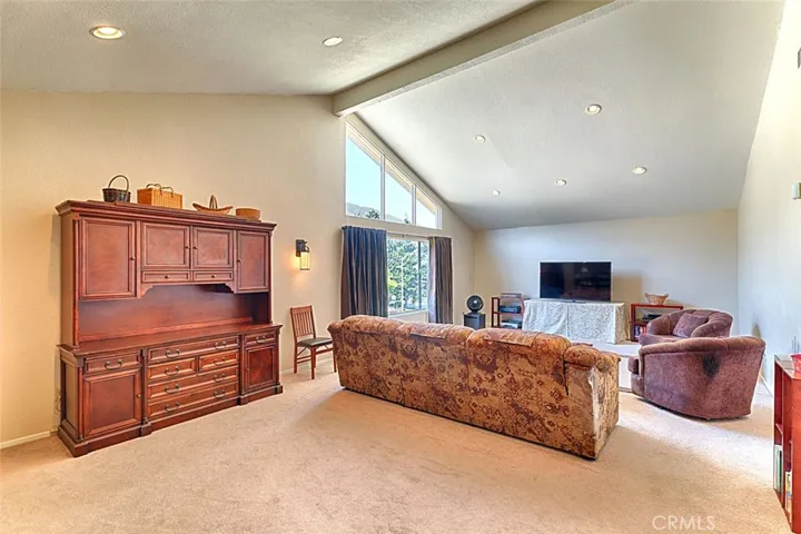 9195 Hidden Farm Road, Alta Loma, California 91737