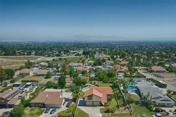 9195 Hidden Farm Road, Alta Loma, California 91737
