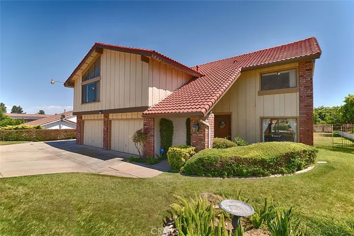 9195 Hidden Farm Road, Alta Loma, California 91737