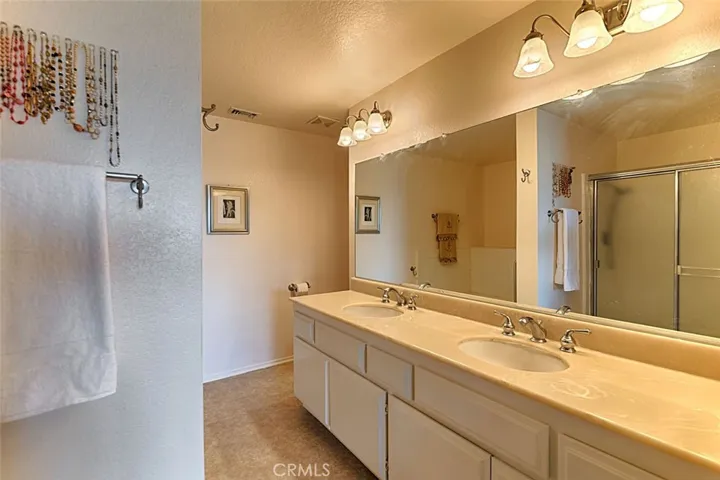 9195 Hidden Farm Road, Alta Loma, California 91737