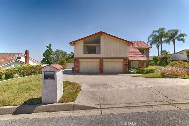 9195 Hidden Farm Road, Alta Loma, California 91737