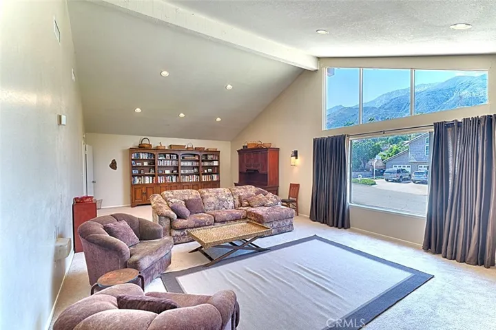 9195 Hidden Farm Road, Alta Loma, California 91737
