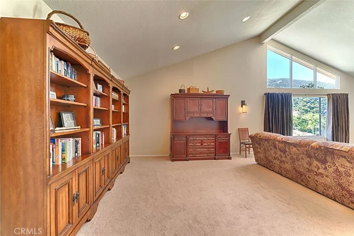 9195 Hidden Farm Road, Alta Loma, California 91737