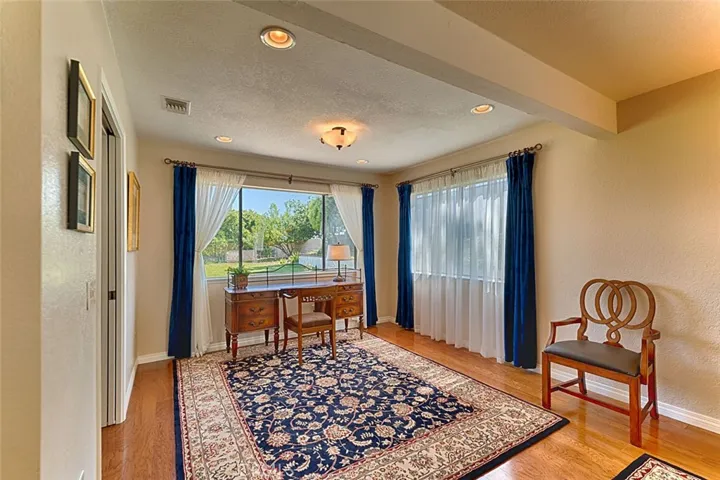 9195 Hidden Farm Road, Alta Loma, California 91737