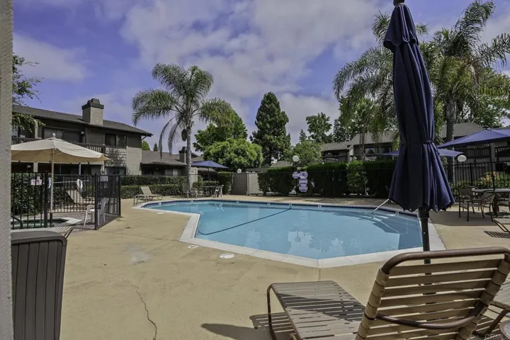 8366 Via Sonoma G, La Jolla, California 92037