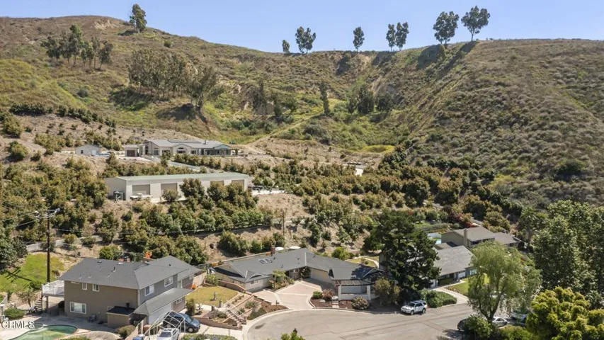 52-web-or-mls-UpmarketMedia-171Sou-aer-1