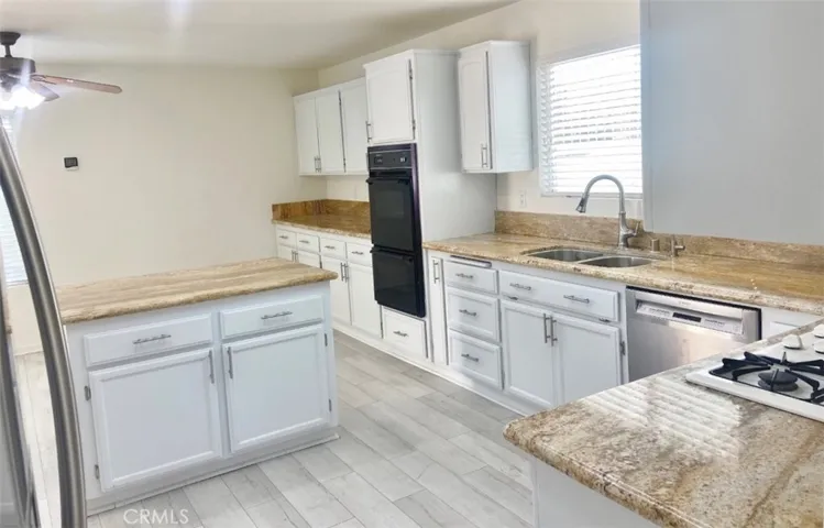 57281 Titian Court, Yucca Valley, California 92284