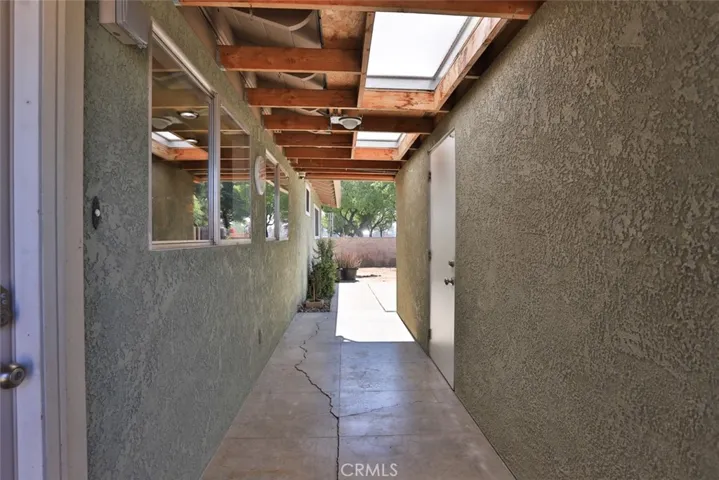 Walkway to Workshop/Storage rm w/AC