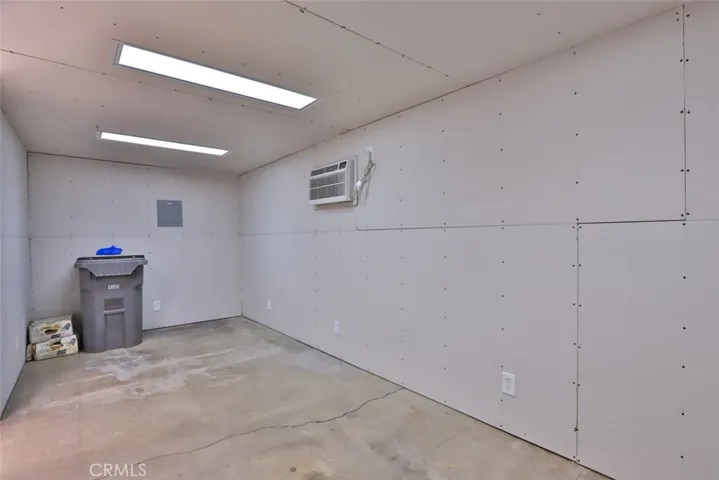 Workshop/Storage rm w/AC