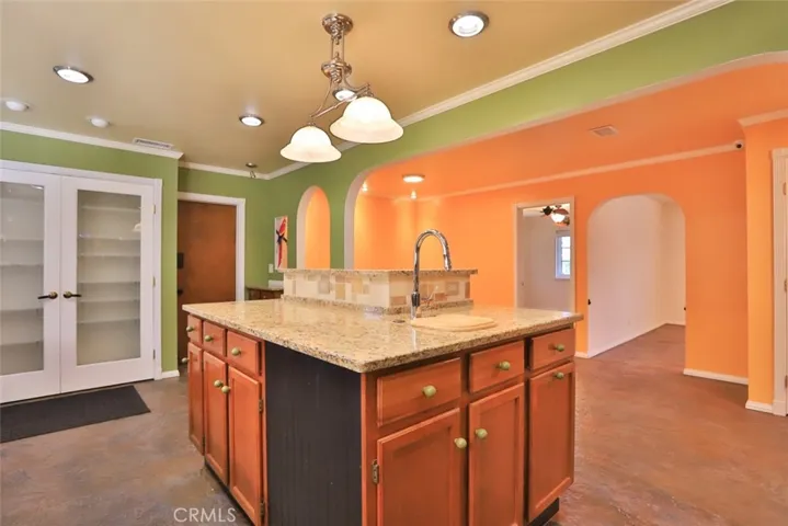 Kitchen Island/Pantry