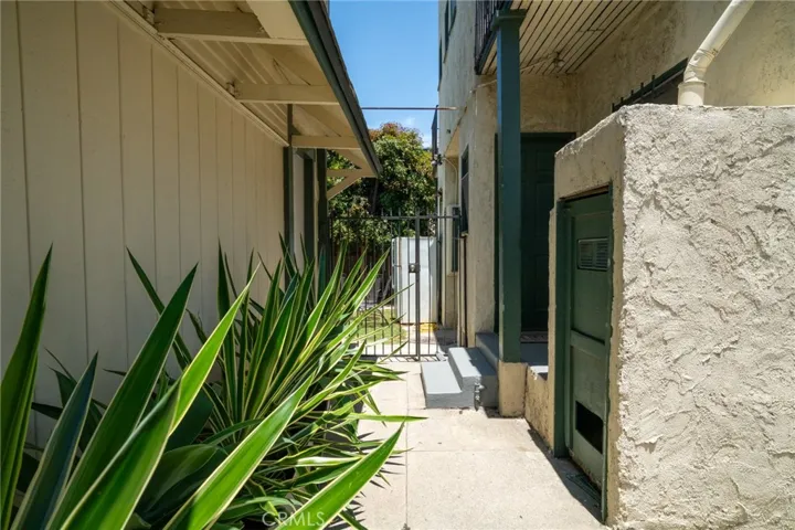 761 Walnut Avenue, Long Beach, California 90813