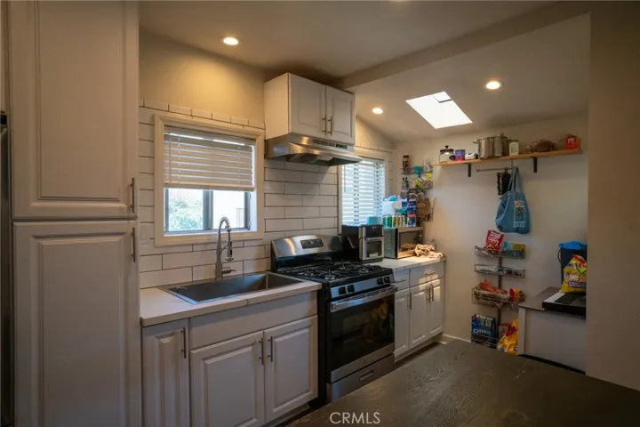 761 Walnut Avenue, Long Beach, California 90813