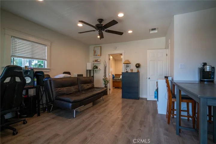 761 Walnut Avenue, Long Beach, California 90813