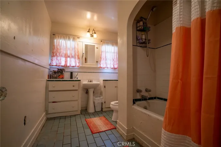 761 Walnut Avenue, Long Beach, California 90813