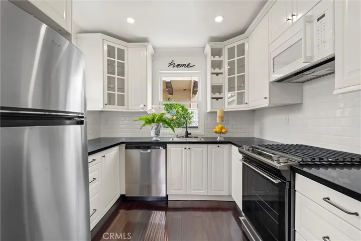 501 Avenue B C, Redondo Beach, California 90277