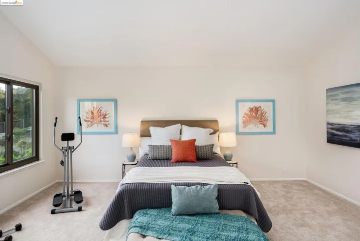 5111 Fairhill Ct, Oakland, California 94605