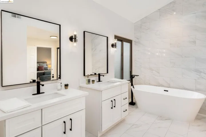 5111 Fairhill Ct, Oakland, California 94605