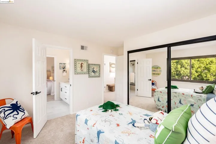 5111 Fairhill Ct, Oakland, California 94605