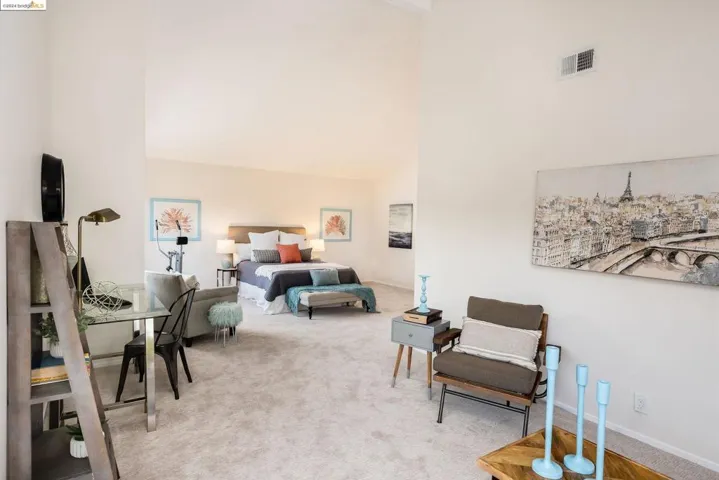5111 Fairhill Ct, Oakland, California 94605