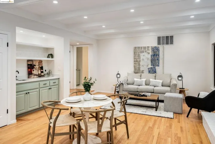 5111 Fairhill Ct, Oakland, California 94605