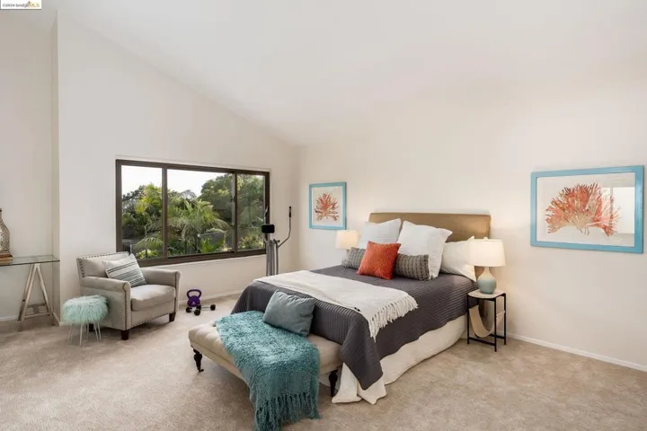 5111 Fairhill Ct, Oakland, California 94605