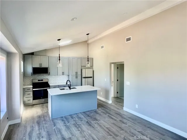 2518 Carnegie Avenue B, Costa Mesa, California 92626