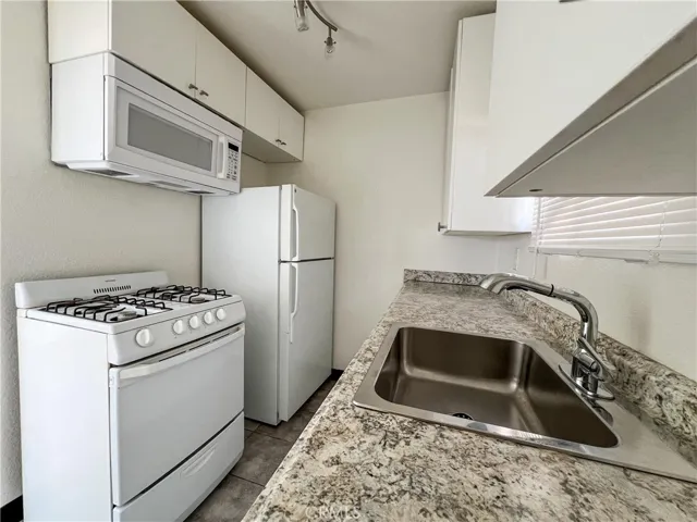 6433 Cholla Avenue 8, 29 Palms, California 92277