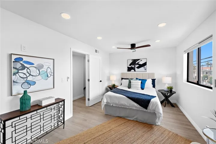 1100 E 4th Street E, Long Beach, California 90802
