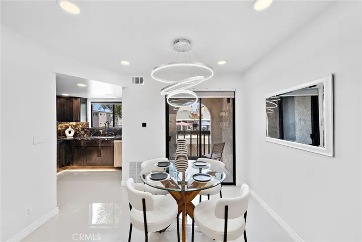 1100 E 4th Street E, Long Beach, California 90802
