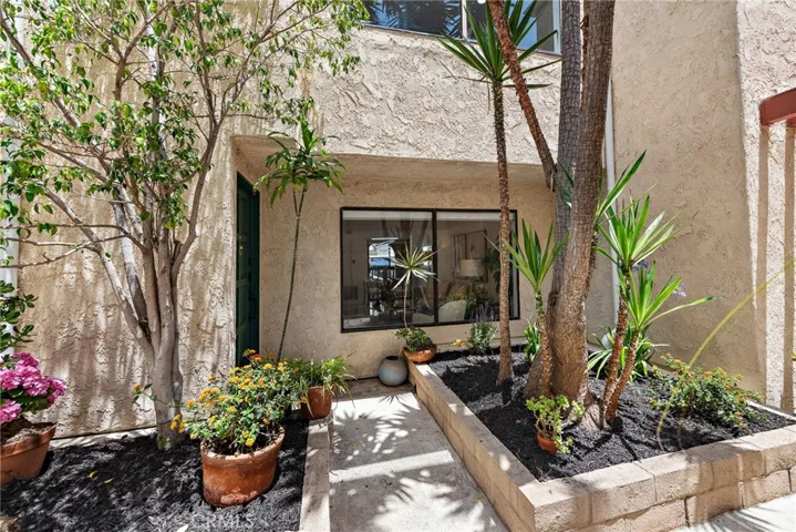 1100 E 4th Street E, Long Beach, California 90802