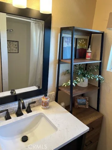 Upper level bath