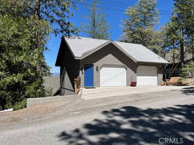 323 Grizzly Road, Lake Arrowhead, California 92352