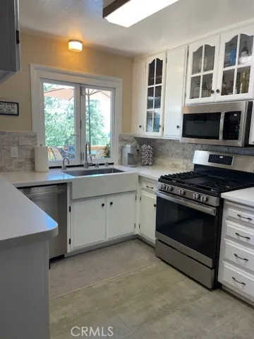 323 Grizzly Road, Lake Arrowhead, California 92352