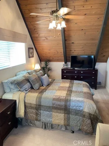 323 Grizzly Road, Lake Arrowhead, California 92352