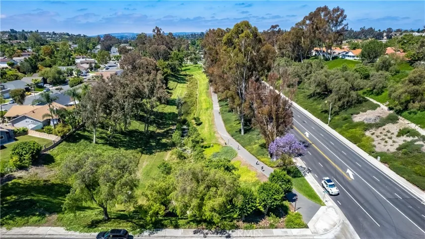 27672 Nopales, Mission Viejo, California 92692