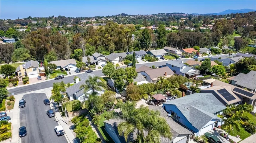 27672 Nopales, Mission Viejo, California 92692