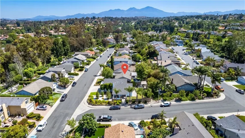27672 Nopales, Mission Viejo, California 92692