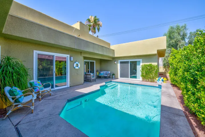 3 Bedroom/2 Bath Pool Paradise