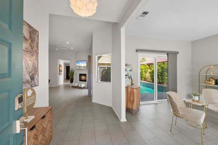 Remodeled 1,773 sf Open Floor Plan