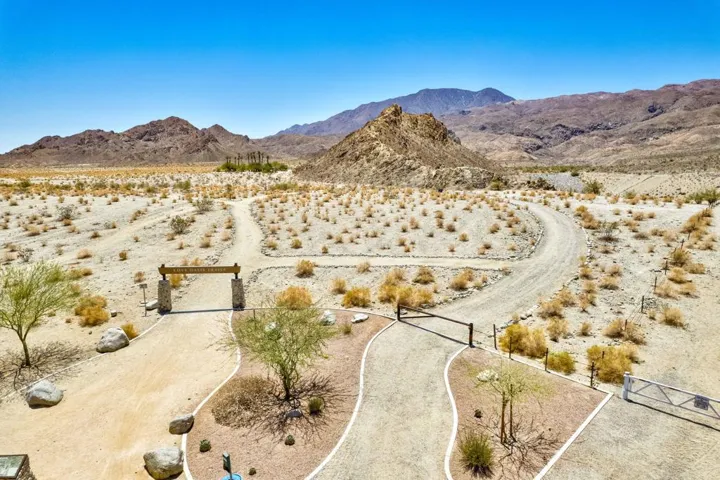 Popular Nearby Hiking & Biking Trails