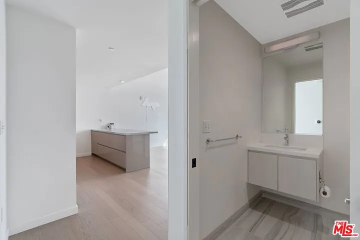 1050 S Grand Avenue 1604, Los Angeles, California 90015