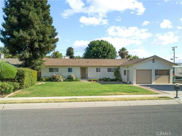 415 E Sandra Avenue, Tulare, California 93274