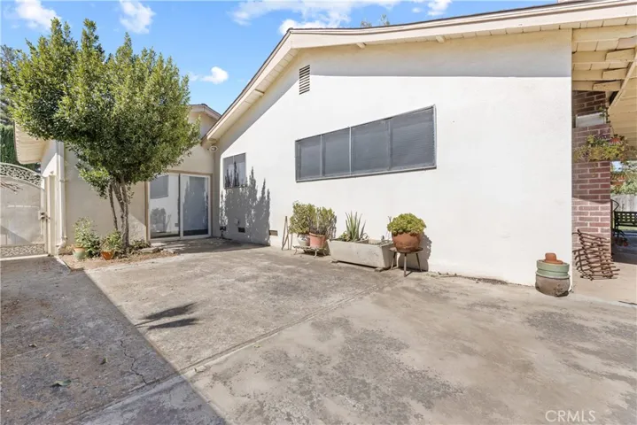 415 E Sandra Avenue, Tulare, California 93274