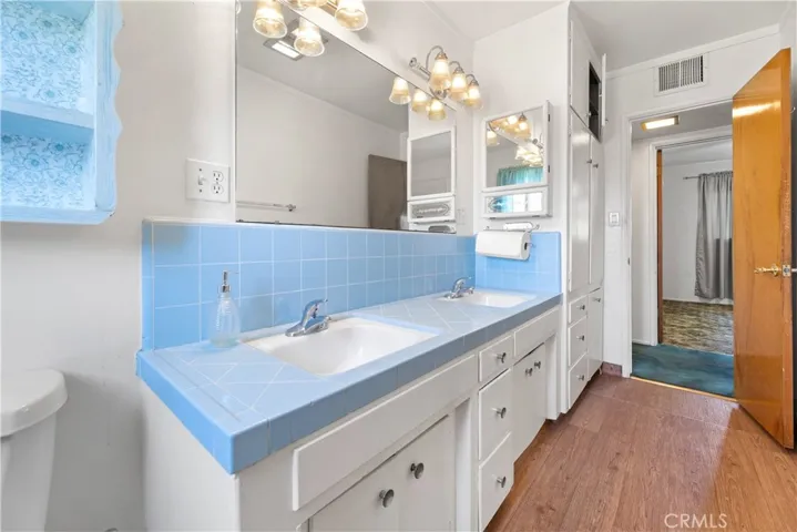 415 E Sandra Avenue, Tulare, California 93274