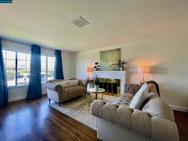 6124 Madison Ave, Carmichael, California 95608