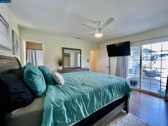 6124 Madison Ave, Carmichael, California 95608