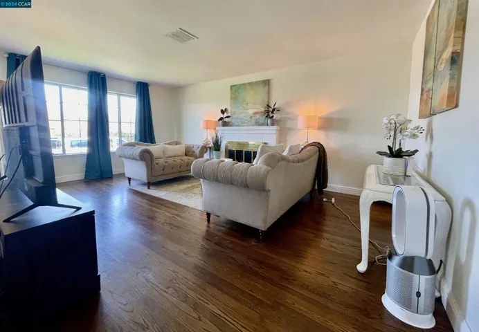 6124 Madison Ave, Carmichael, California 95608