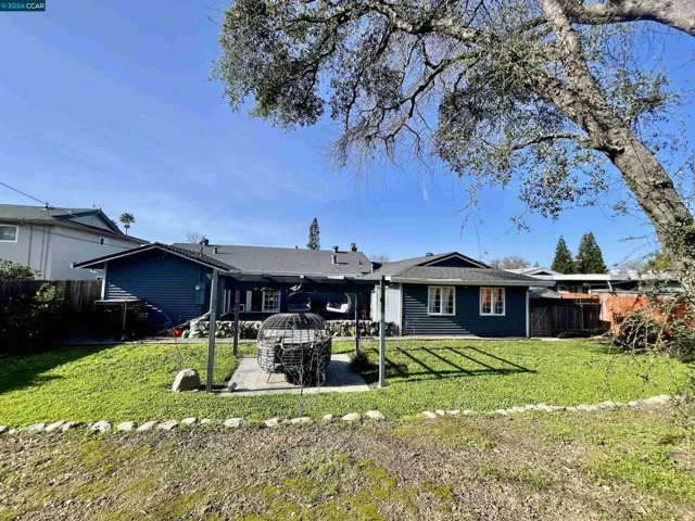 6124 Madison Ave, Carmichael, California 95608